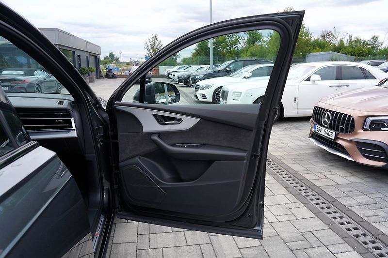 Audi Q7 50 TDI/Q/360/22/Sline/DPH - fotka 22 z 48