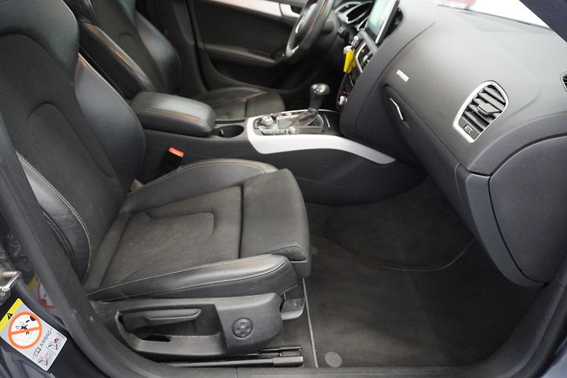 Audi A5 2,0 TDI S-LINE AUTOMAT - fotka 23 z 26