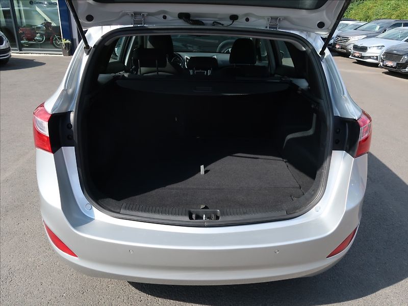 Hyundai i30 1,6 GDi,99kW,NovéČR,Aut.klima - fotka 22 z 23