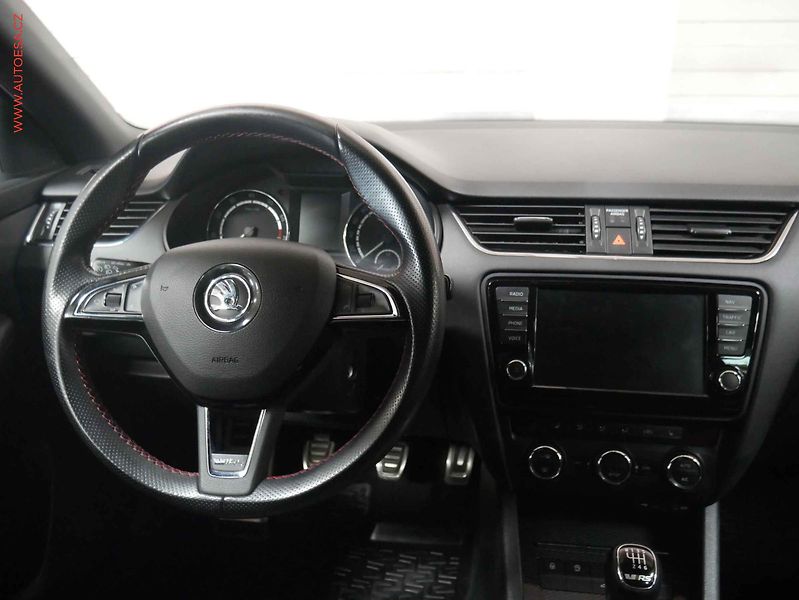 Škoda Octavia (2013) 2.0 TSI, 2.maj,ČR, RS, navi - fotka 13 z 24