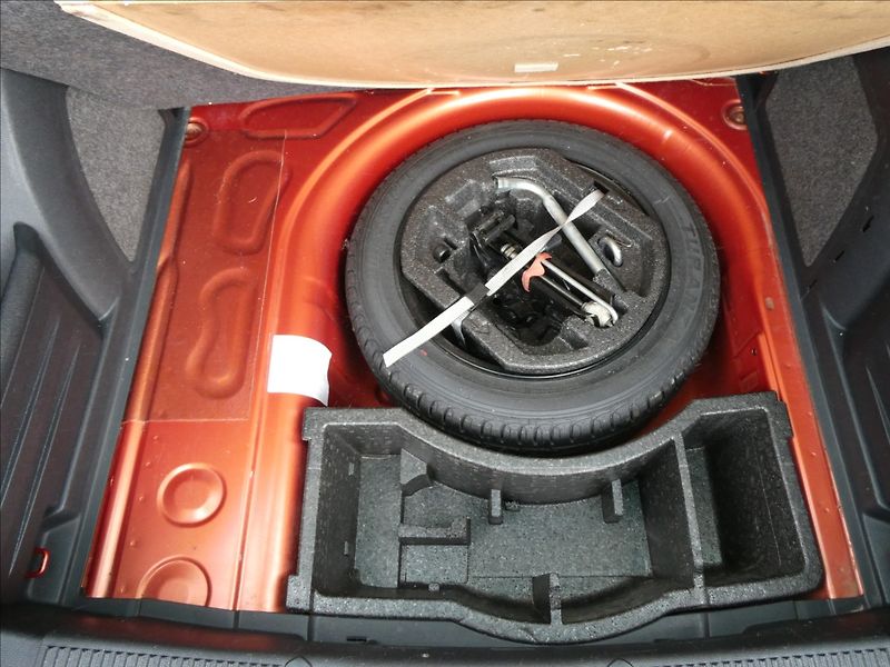 Škoda Fabia 1,4 i16V 1.MAJITEL,závěs,2xkol - fotka 18 z 48