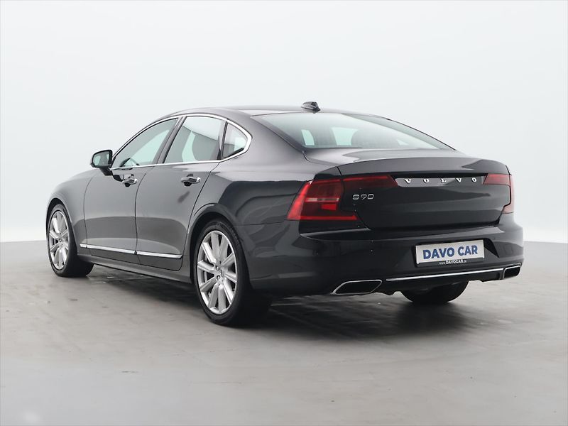 Volvo S90 2.0 D4 140kW CZ Inscription - fotka 5 z 29