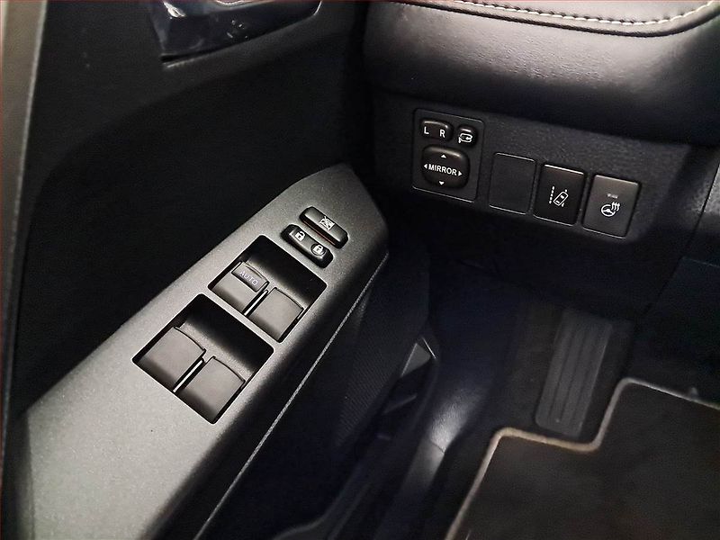 Toyota RAV4 (2018) 2.5 Hybrid - fotka 17 z 18