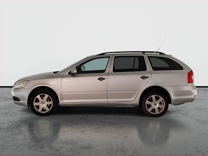 Škoda Octavia (2009) Ambiente 1.6 - fotka 3 z 18