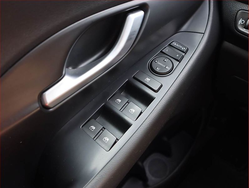 Hyundai i30 (2017) 1.4 CVVT, Serv.kniha, Tempomat - fotka 13 z 20