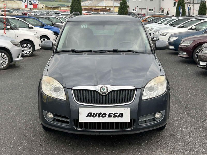 Škoda Fabia (2008) 1.4 16V, ČR, AC, park.asist - fotka 2 z 15