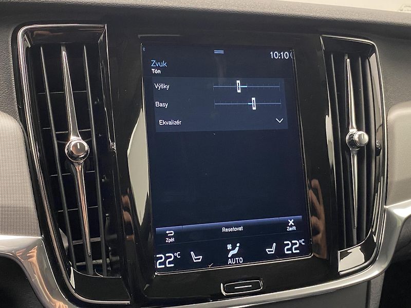 Volvo V90 B4 MOMENTUM AUT CZ - fotka 46 z 48