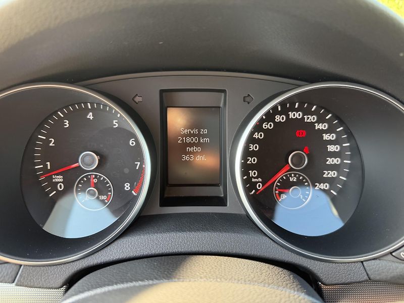 Volkswagen Golf (2011) VI 1,4i16V STYLE 1 MAJITEL - fotka 49 z 66