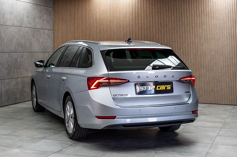 Škoda Octavia 1.5 G-TEC*KAMERA*ACC*DSG*DPH* - fotka 4 z 43