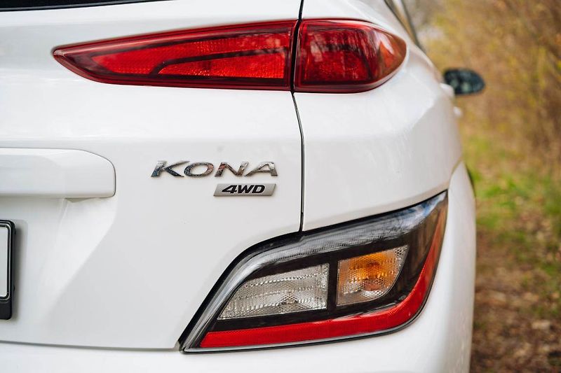 Hyundai Kona (2023) N-Line 1.6 T-GDI - fotka 14 z 31