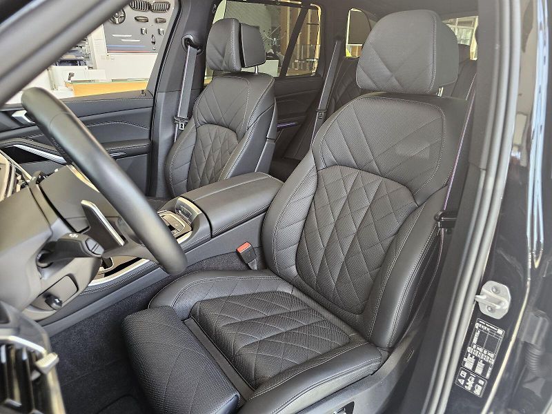 BMW X5 xDrive 30d - fotka 18 z 37
