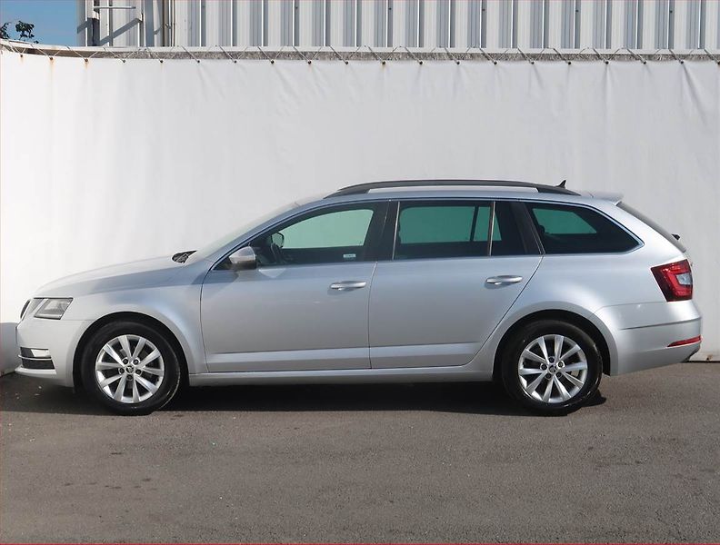 Škoda Octavia (2017) Style 1.6 TDI, Serv.kniha - fotka 3 z 22