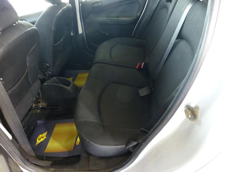 Peugeot 206 (2006) 1,4i**KLIMATIZACE**5DV - fotka 12 z 23
