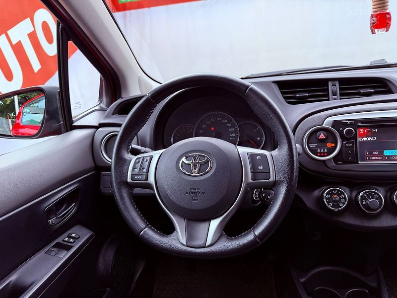 Toyota Yaris 1.33 Dual VVT-i Active, ČR - fotka 17 z 21