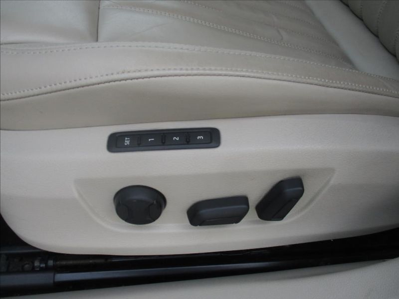 Škoda Superb 2,0 TDI, L&K,serv.historie,CZ - fotka 23 z 46