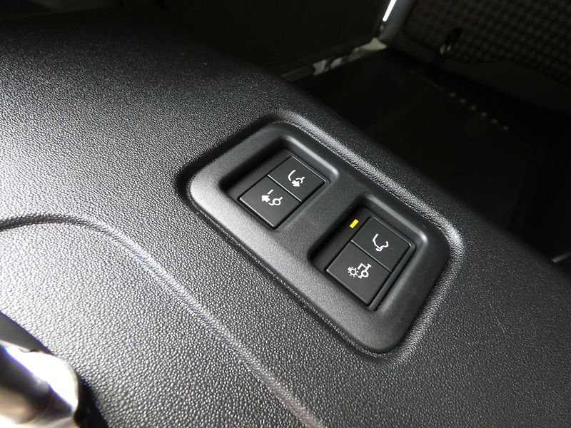 Land Rover Defender (2026) 110 X-Dynamic SE P425          - fotka 35 z 38