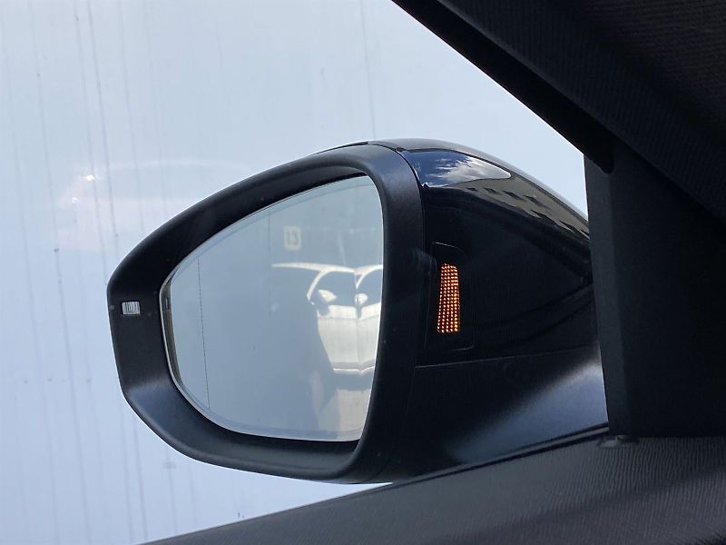 Škoda Superb (2025) 2.0 TDI 4x4 DSG SportLine - fotka 31 z 39