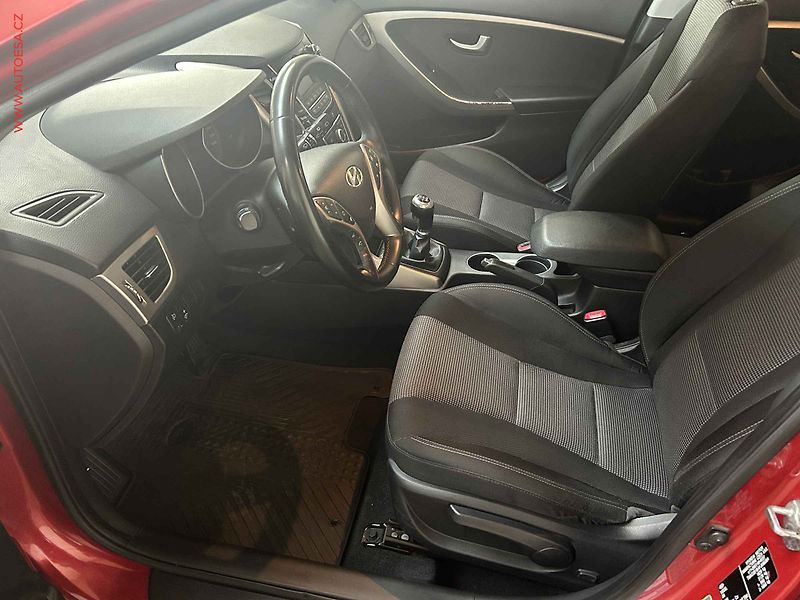 Hyundai i30 (2015) 1.6CVVT - fotka 9 z 14