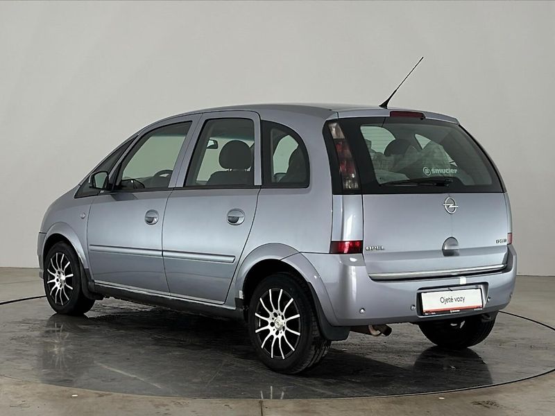 Opel Meriva Hatchback - fotka 15 z 26
