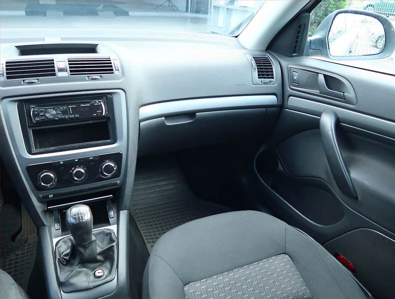 Škoda Octavia (2010) 1.2 TSI, ČR,1.maj, Serv.kniha - fotka 8 z 14