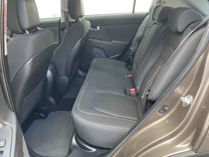 Kia Sportage (2013) 1.6 GDi 2WD, Vision - fotka 10 z 15
