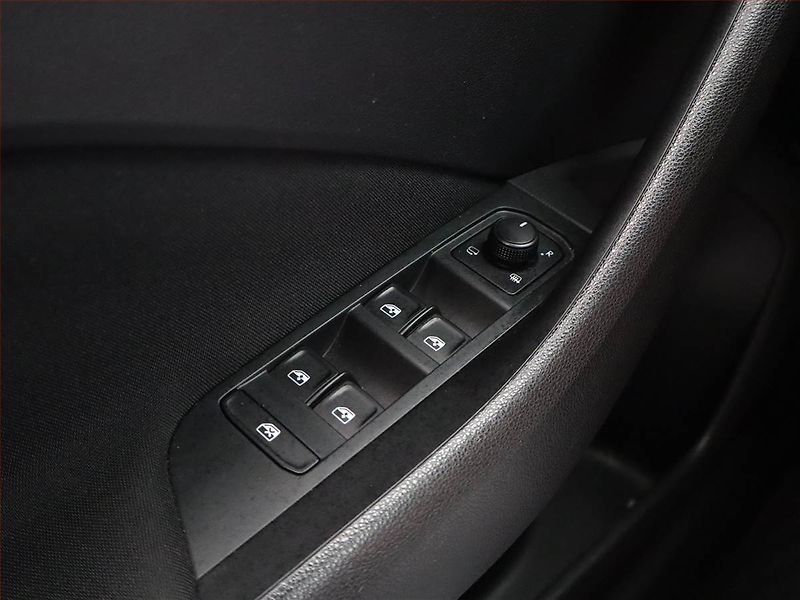Škoda Kamiq (2021) Monte Carlo 1.0 TSI - fotka 18 z 20