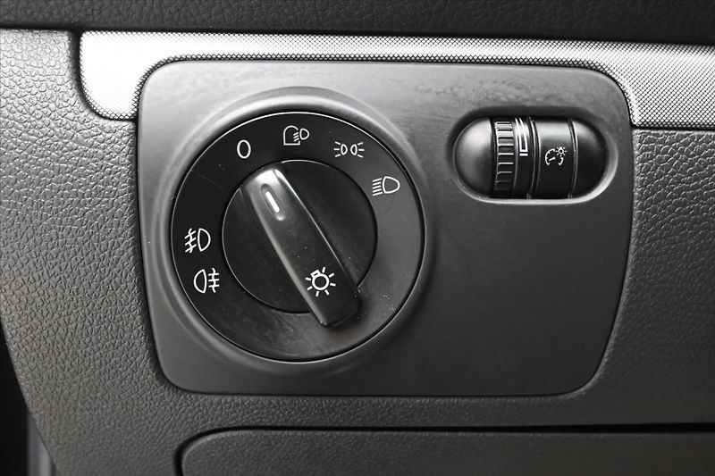 Volkswagen Golf 2,0 TDI 103 kW DSG Trend Nová - fotka 25 z 29