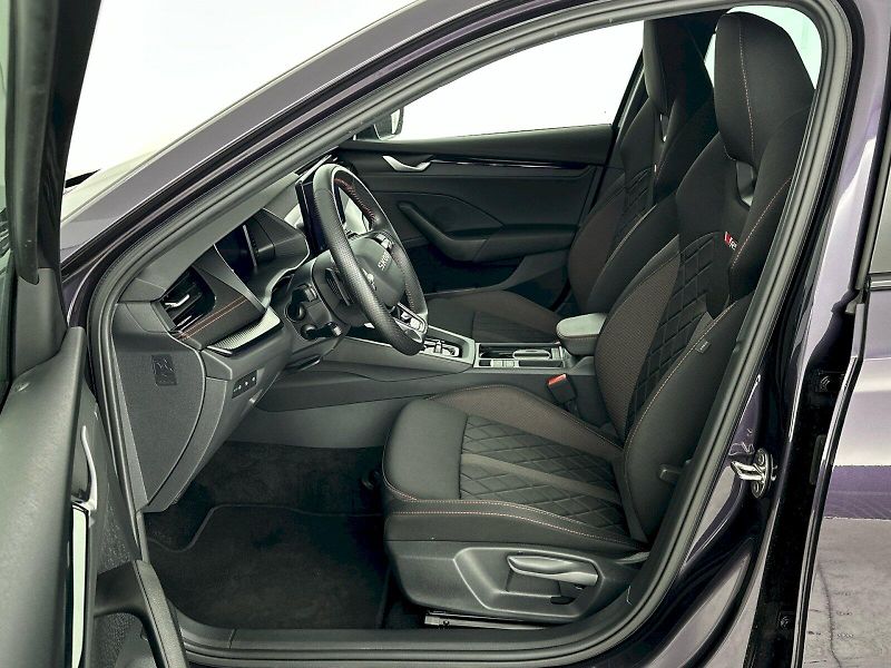 Škoda Octavia (2025) DSG 2.0TSI 195kW RS - fotka 7 z 33