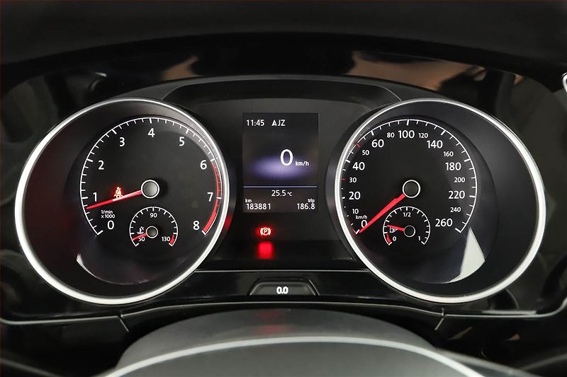 Volkswagen Touran (2018) 1.5 TSI, Navi, Park. senzory - fotka 8 z 16