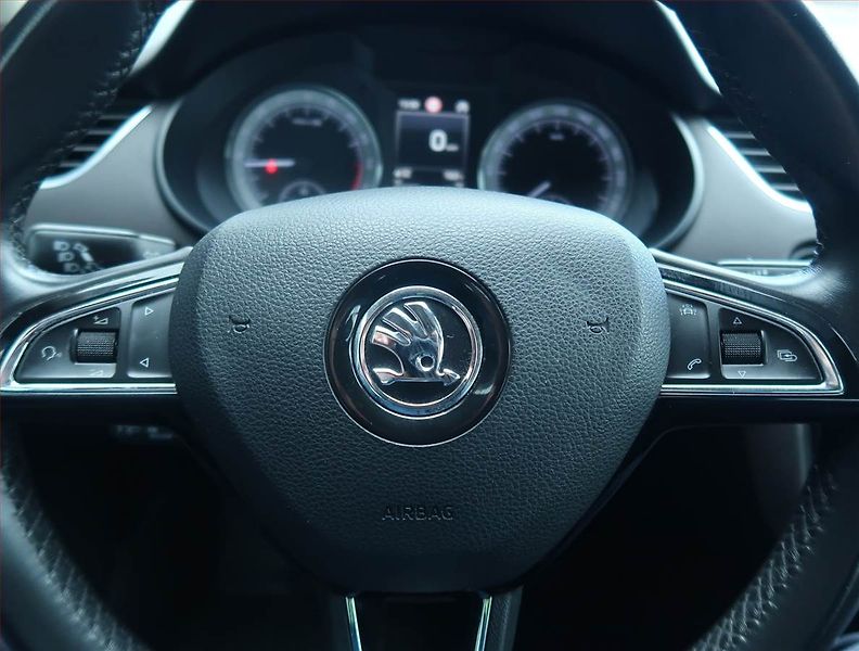 Škoda Octavia (2015) Laurin&Klement 2.0 TDI - fotka 16 z 19