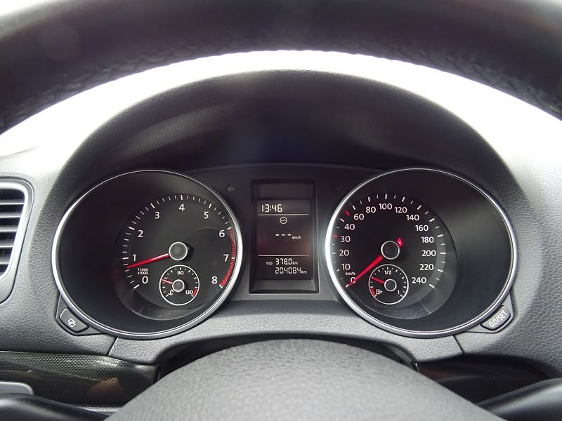 Volkswagen Golf (2009) 1.6i,75kW,1maj,S.kni,klima - fotka 11 z 25