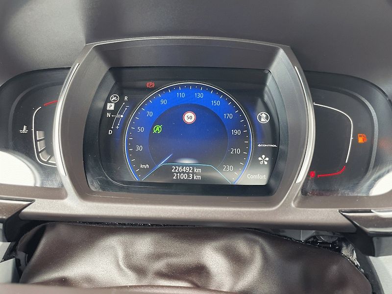 Renault Espace (2016) 1.6 dCi,118kW,Initiale Paris - fotka 21 z 49