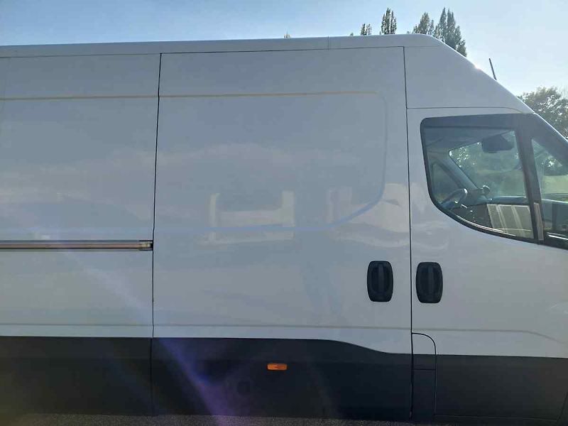 Iveco Ostatní 35S18 L4H2 Pojízdná dílna - fotka 6 z 42