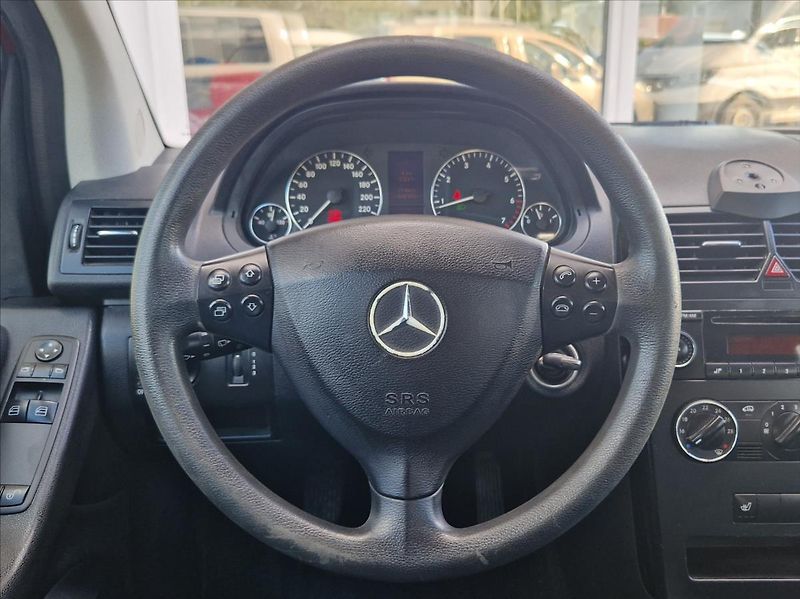 Mercedes-Benz Třídy A 1,7 i 85kW AC VÝHŘEV NOVÁ STK - fotka 19 z 27