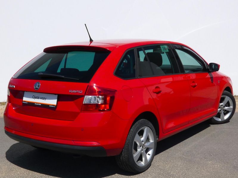 Škoda Rapid AmbitionPlus Fresh 1,2 TSI /63 - fotka 2 z 29
