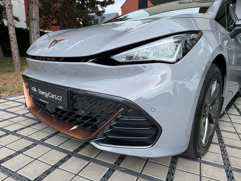 Cupra Born 62 kWh / HUD / FULL LED - fotka 5 z 40