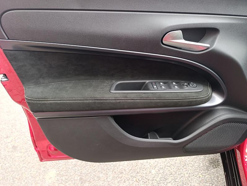 Alfa Romeo Junior (2026) Sport Speciale 1.2 Turbo Hybr. - fotka 23 z 34