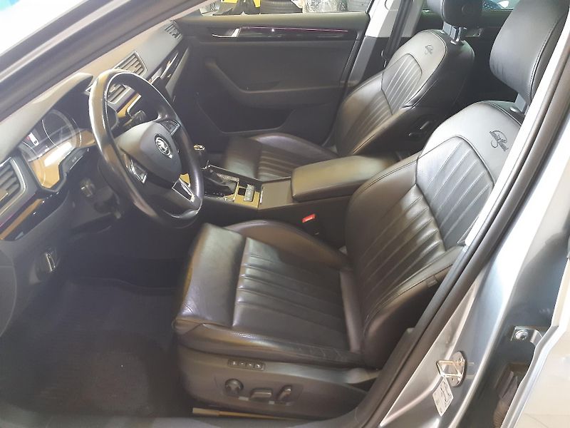 Škoda Superb 2.0 TSI COMBI L&K DSG 4x4    - fotka 8 z 29