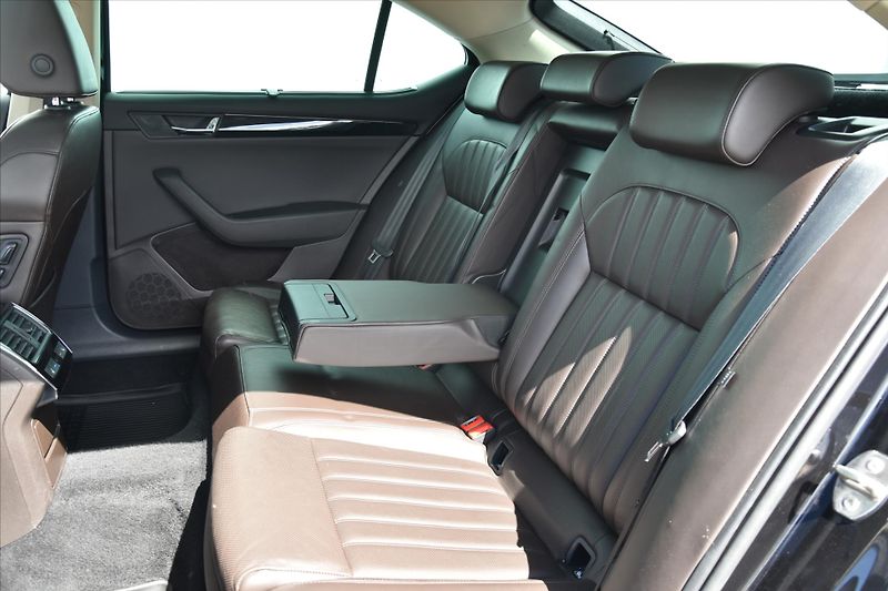 Škoda Superb 2.0TSI 206kW 4x4 L&K ACC TAŽNÉ - fotka 11 z 37