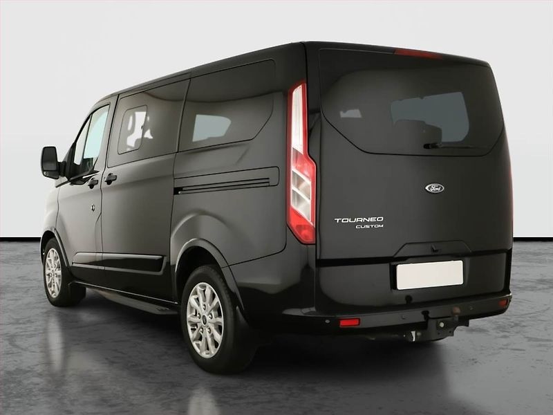 Ford Tourneo Custom (2021) Titanium 2.0 EcoBlue, DPH - fotka 4 z 19