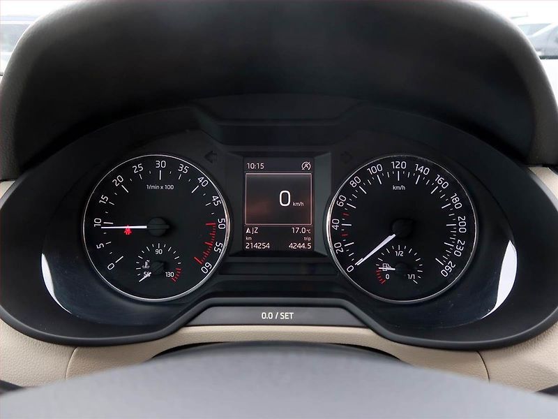 Škoda Octavia (2014) Elegance 2.0 TDI, 4X4 - fotka 11 z 17