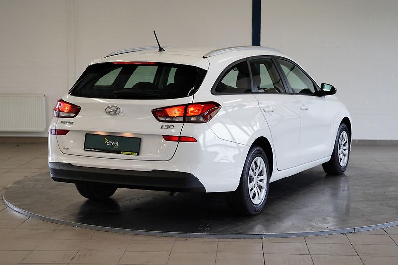 Hyundai i30 - fotka 2 z 26