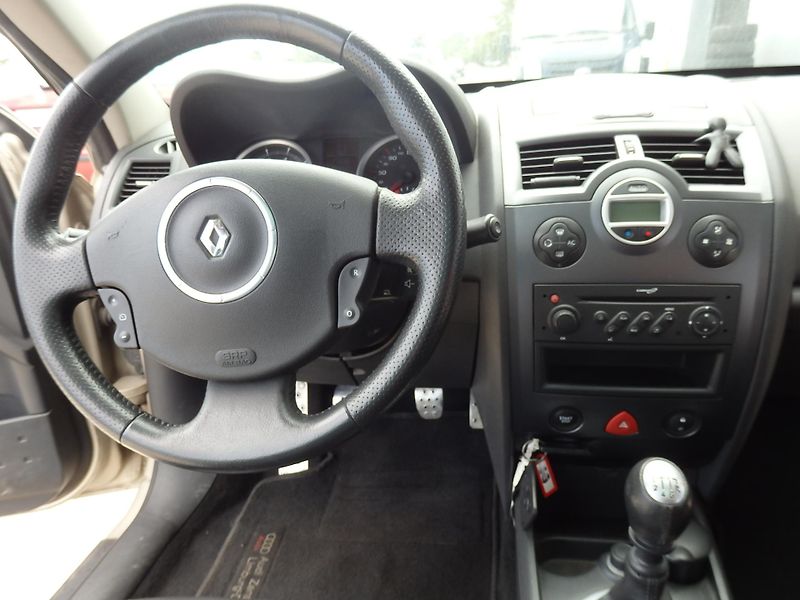 Renault Mégane 2,0i KLIMA,  - fotka 10 z 20