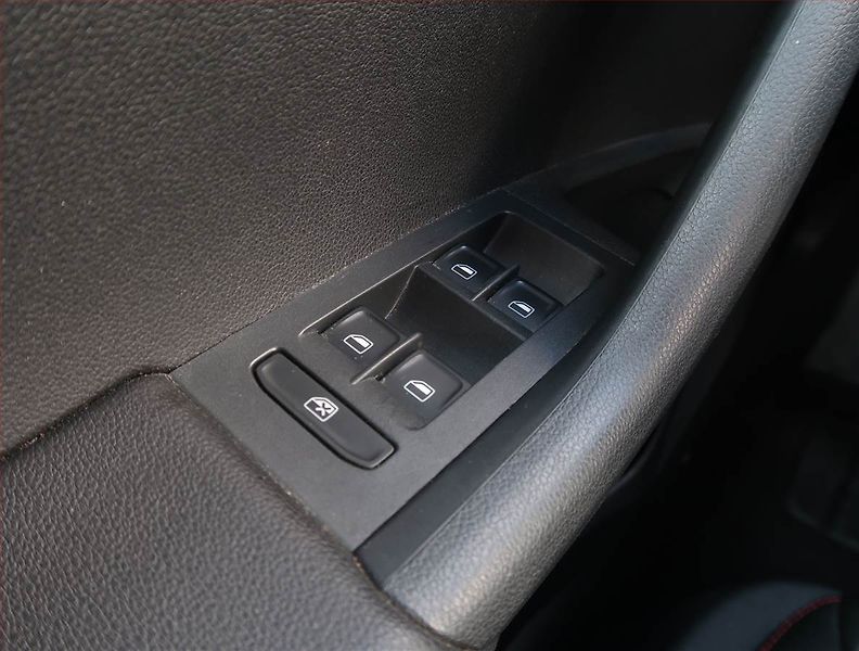 Škoda Octavia (2013) RS 2.0 TSI, Automat - fotka 16 z 23