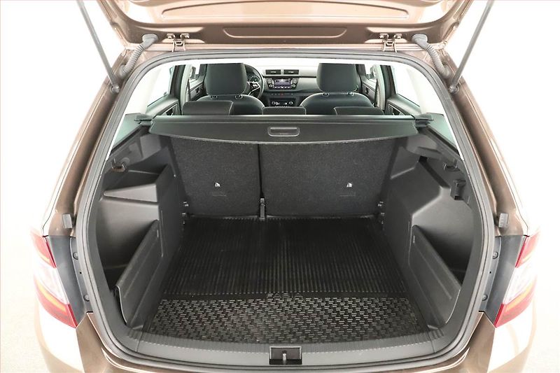 Škoda Fabia (2021) Style 1.0 TSI, Automat - fotka 11 z 15