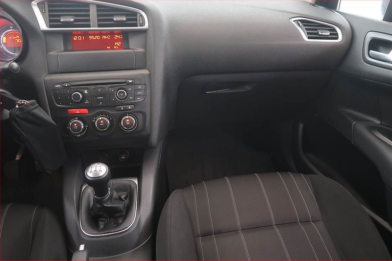 Citroën C4 (2013) 1.4 16V, Tempomat - fotka 8 z 15