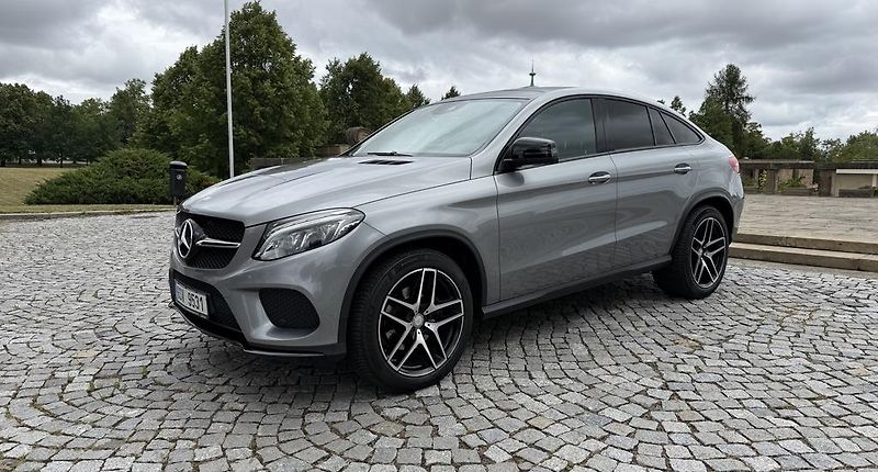 Mercedes-Benz GLE (2016) GLE 350d AMG Line – panorama - fotka 2 z 10
