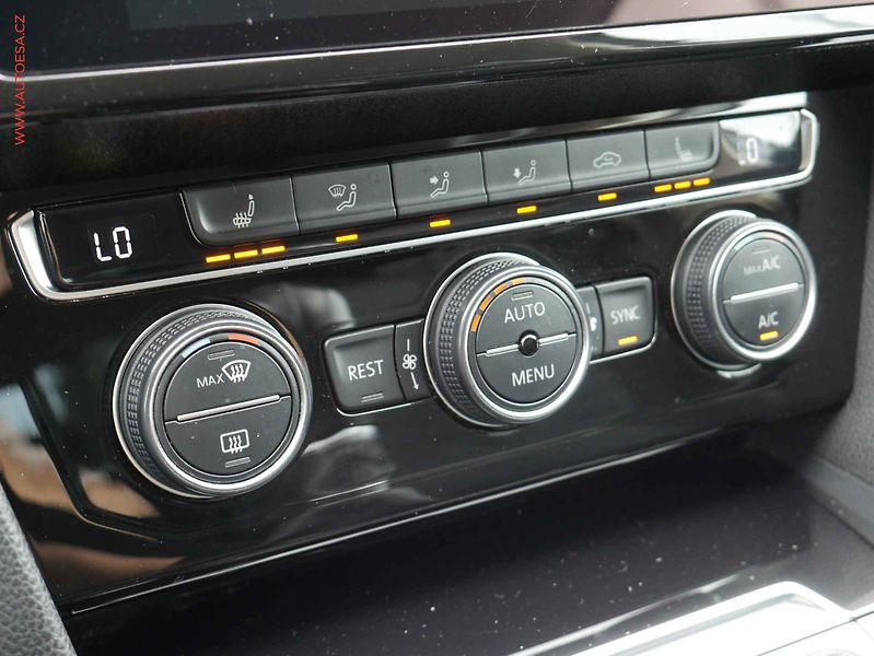 Volkswagen Passat (2018) 2.0TDi, ČR, AC, tempo, park - fotka 19 z 25