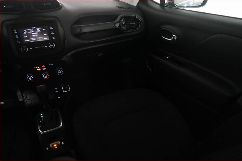 Jeep Renegade (2022) 1.3 T-GDI, Automat, ČR,1.maj - fotka 8 z 18