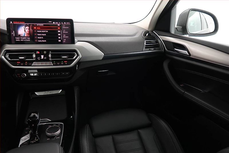 BMW X4 (2023) xDrive20d - fotka 8 z 21